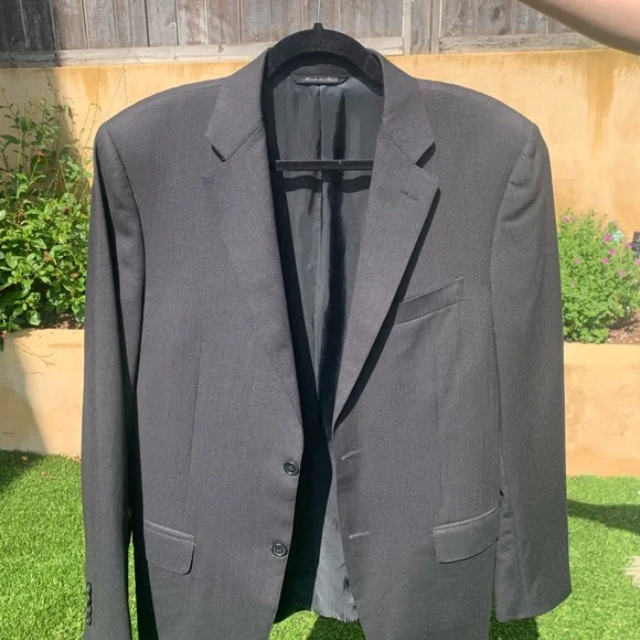 Authentic Canali charcoal wool suit, size European 50
